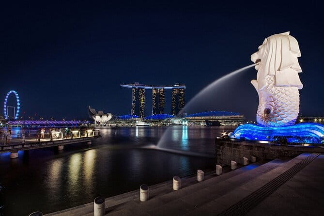 Signature Urban Night Tour: Sunset Street Food in Singapore - Clifford Pier and the walk along Fullerton Bay