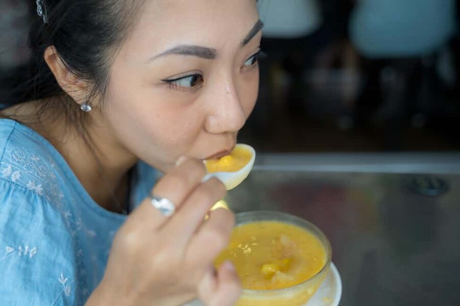 Singapore: Chinatown Hawker Food Tour with 7 Food Tastings - Key points to know before booking