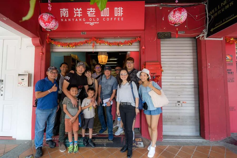 Singapore: Chinatown Hawker Food Tour with 7 Food Tastings - Bak kwa, Singapores salty-sweet opening bite