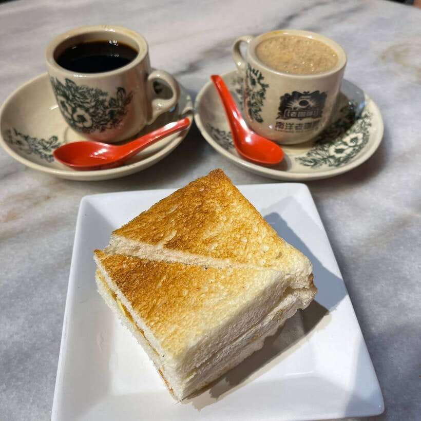 Singapore: Chinatown Hawker Guided 8-Dish Tasting Tour - The eight tastings, from chicken rice to fried carrot cake