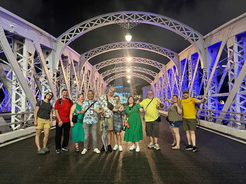 Singapore: Guided Street Food Tour at Night - Clarke Quay Central and the first tastings