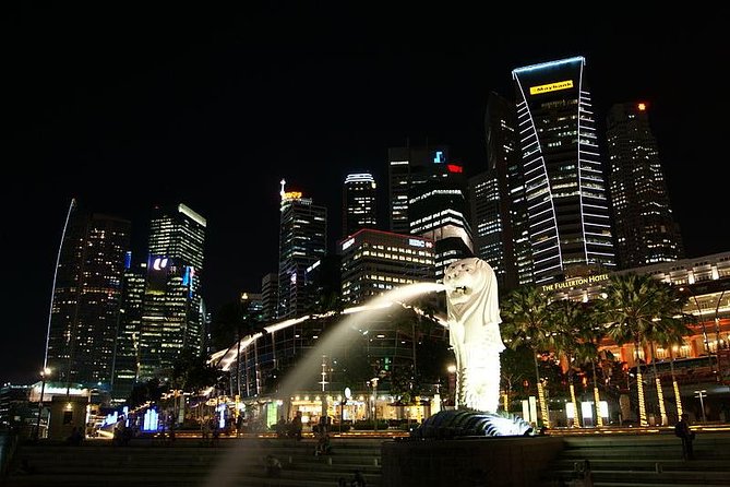 Singapore Nightlife: Street Food, Night Views and Drinks - The Raffles Place speakeasy