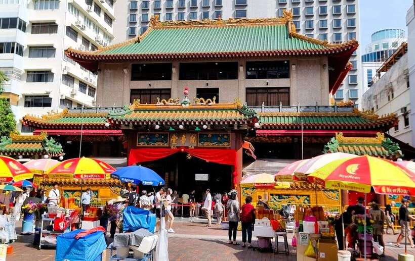 Singapore: Street Food & Ethnic Quarters Kick Scooter Tour - Ping’s role and the value of the guide
