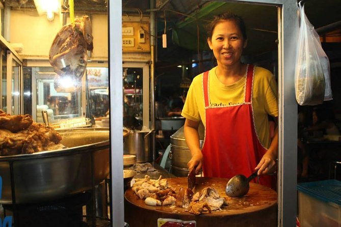 Small-Group Chiang Mai Evening Street Food Tour - Starting at 7 p.m. with a proper appetite