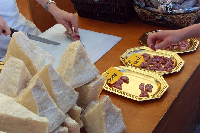 Small-group Street food tour in Padua - The value of a local Cesarina