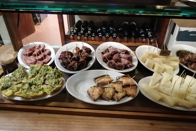 Small Group Venice Street Food and Sightseeing Tour - Baccari and the Venetian snack tradition