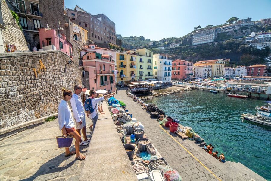 Sorrento: Guided Walking Tour & Street Food Experience - The food tastings: what you actually get