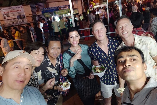 Sowcarpet Street Food Walking Tour in Chennai with guide - First taste: Sowcarpet’s murukku sandwich