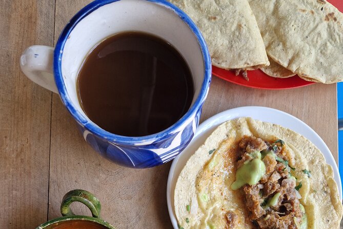 Street Food and 3 Markets Tour, Meat or Veggie Options - The guide and the small-group advantage