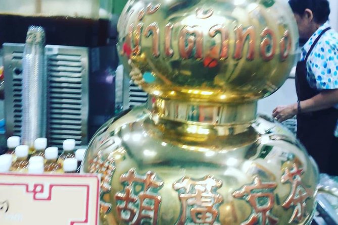 Street Food at China Town - Why Bangkok Chinatown works so well after 6:00 PM