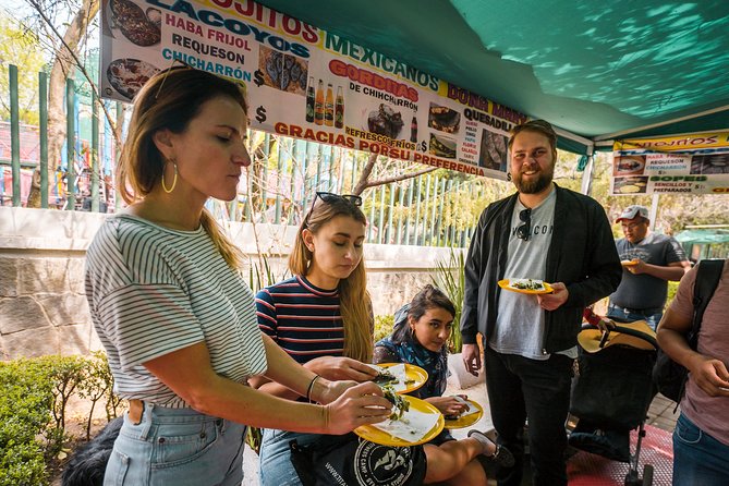 Street Food Bike Tour / Mexico is not only Tacos / All Inclusive - The main avenue and a CDMX-style michelada