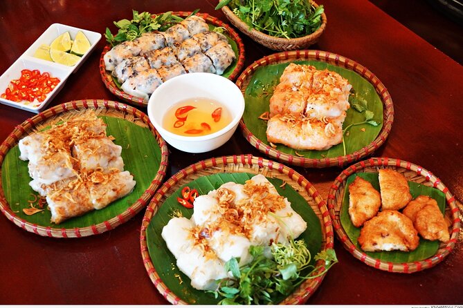 Street Food by Walking Tour for 3 hours in Hanoi, Vietnam - Hidden-in-plain-sight eateries and the confidence factor