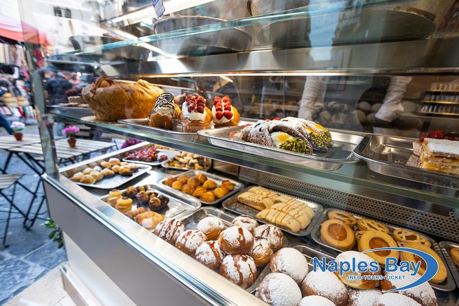 Street food in Naples with 6 Stops and Limoncello - Why Pignasecca is the right place to eat Naples