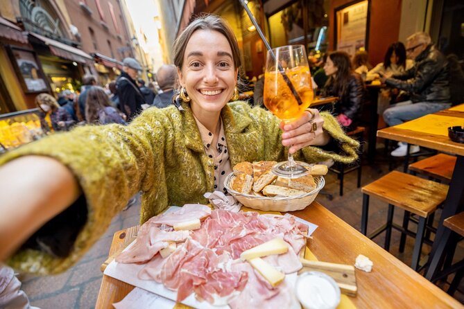 Street Food Private Tour Milan - Via Corsico for Italian wine