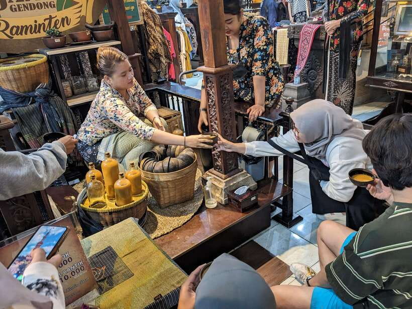 Street Food Tasting by Walking - Tasting Yogyakarta one dish at a time