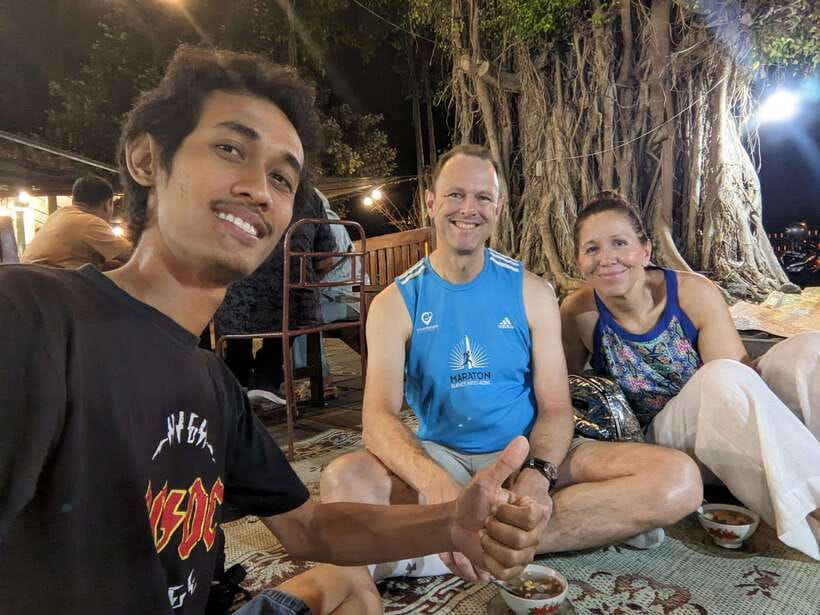 Street Food Tasting by Walking - Seeing Benteng Vredeburg and Gedung Agung