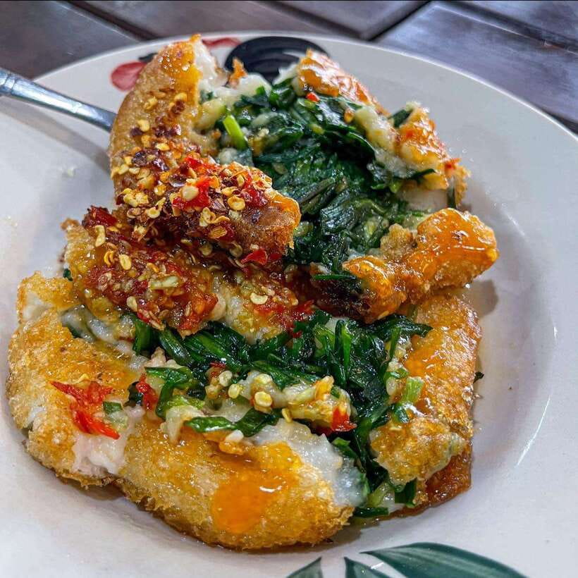 Street Food Tour and Phare Circus with Tuk-Tuk Transfers - Phum Num Banh Chok and Cambodia’s classic noodle soup