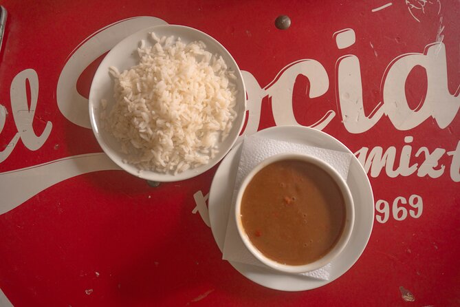 Street Food Tour in Medellín with Tastings - The guides make the difference