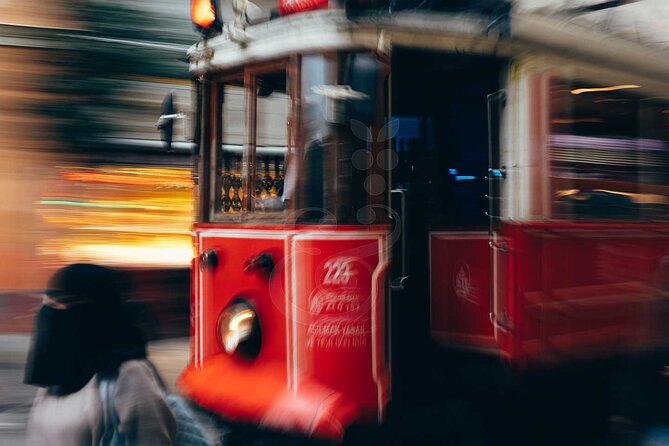 Street Food & Wine Pairing Kadikoy Evening Tour - What the private format really adds