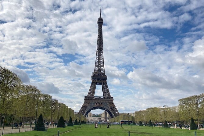 Sunday morning Eiffel Tower Food Market Tour -Max 8 people - The final stop on Rue Saint-Dominique