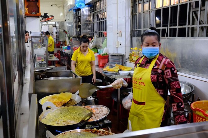 Super Niche Walking Street Food Tour in Ho Chi Minh City - Chợ Lớn and the search for a local banh mi