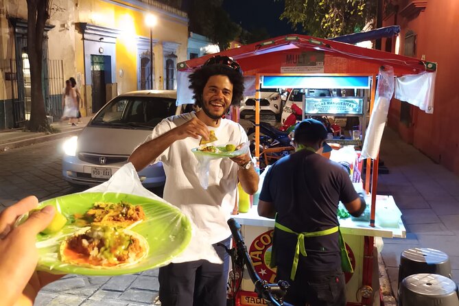 Taco Tour in Oaxaca : delicious street food by bike - El Llano: a gentle first stop in Parque Juárez