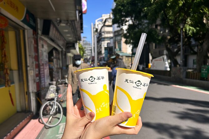 Taipei Hidden Eats, Market & Street Food Tour with 8+ Tastings - Yongkang Street and the biggest run of dishes