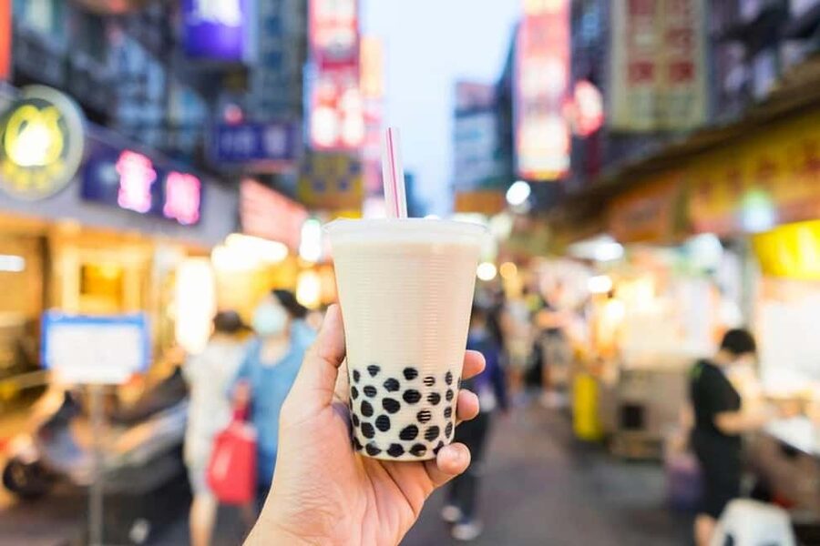 Taipei: Street Food & Hidden Eats Night Market Food Tour - First tastes at Shida Night Market