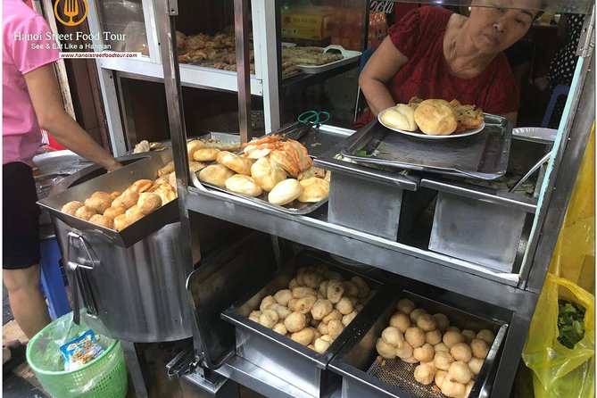 Tasting 8 Different Hanoi Street Foods at Noon Time - Six to eight vendors and ten chances to taste