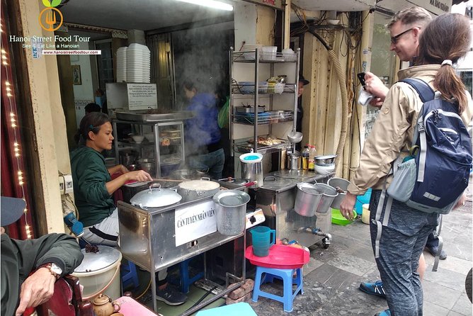 Tasting 8 Different Street Foods + Local Drink at Evening Time by Walking - Should you book this Hanoi street food tour?