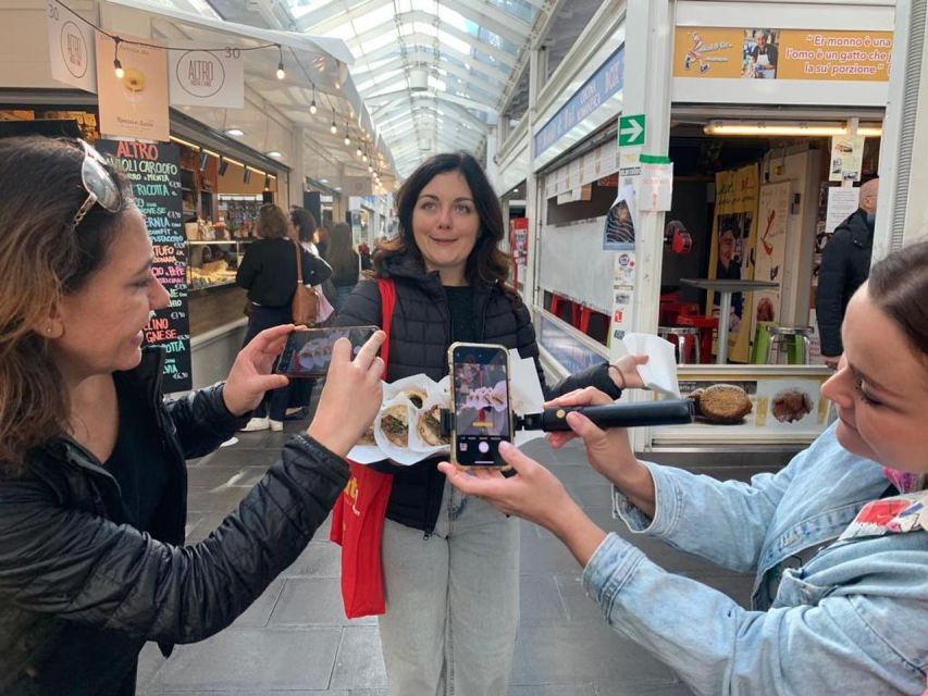 Testaccio Experience: Street Food, Market and Traditions - Wine, cheese, and the stories behind the stalls