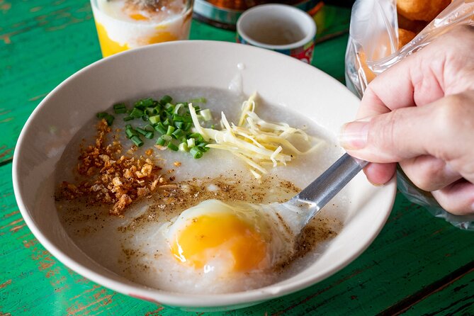 Thai Street Food & Morning Market Walking Tour in Hua Hin - Breakfast begins with jok muu and Café Boran