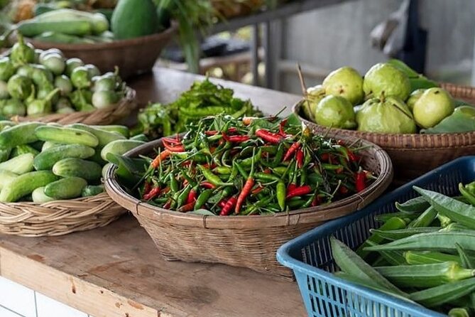 Thai Street Food & Morning Market Walking Tour in Hua Hin - Old-town lanes and a final restaurant stop