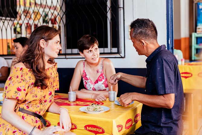 The 10 Tastings of Chiang Mai With Locals: Private Street Food Tour - Wat Mo Kham Tuang and a short cultural pause