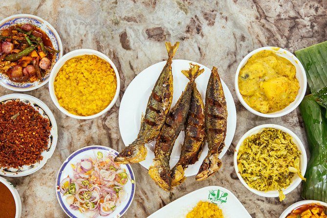 The 10 Tastings of Colombo With Locals: Private Street Food Tour - Pettah milk tea and market life