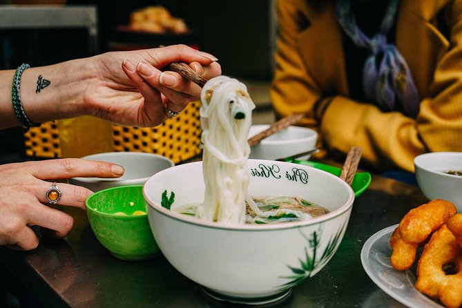 The 10 Tastings of Hanoi With Locals: Private Street Food Tour - Why this Hanoi food tour works