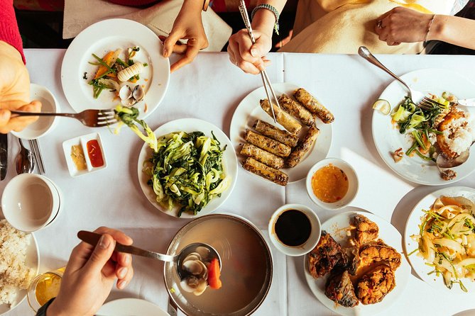 The 10 Tastings of Hanoi With Locals: Private Street Food Tour - Traditional medicine on Lan Ong Street