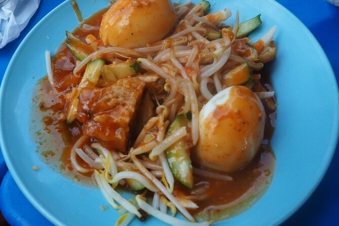 The 10 Tastings of Kuala Lumpur With Locals: Private Street Food Tour - Guan Di Temple and Sri Maha Mariamman Temple