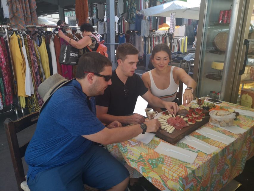 The Original Street Food & Market Tour of Florence - A group of eight keeps the guide within reach