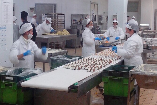 TOUR PALERMO ARABA "A dip in the historical markets and Street Food" - Walking through Ballarò Market