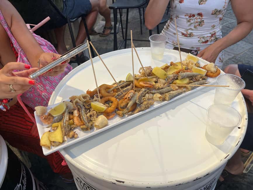 Tropea: Street Food Walking Tour - What the guides add to the experience