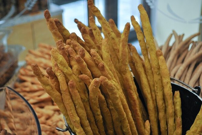 Turin: Sunset Food & Drinks Tour by Do Eat Better - Piazza Valdo Fusi: a Turin beer stop