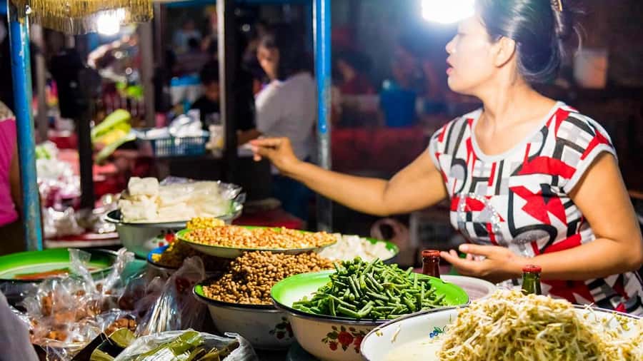 Ubud: Night Market Feast with Balinese Culinary Odyssey - Who should book this experience?