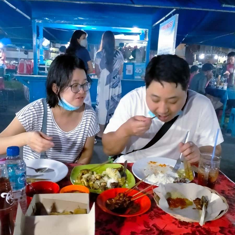 Ubud Traditional Night Market Food Tour-All Inclusive - How the guide changes the market experience