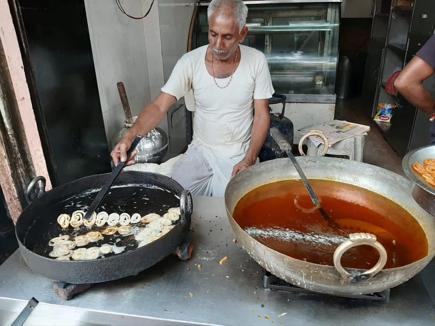 Udaipur: Street Food adventure l Eat Just like a local - The snacks that make the tour worthwhile