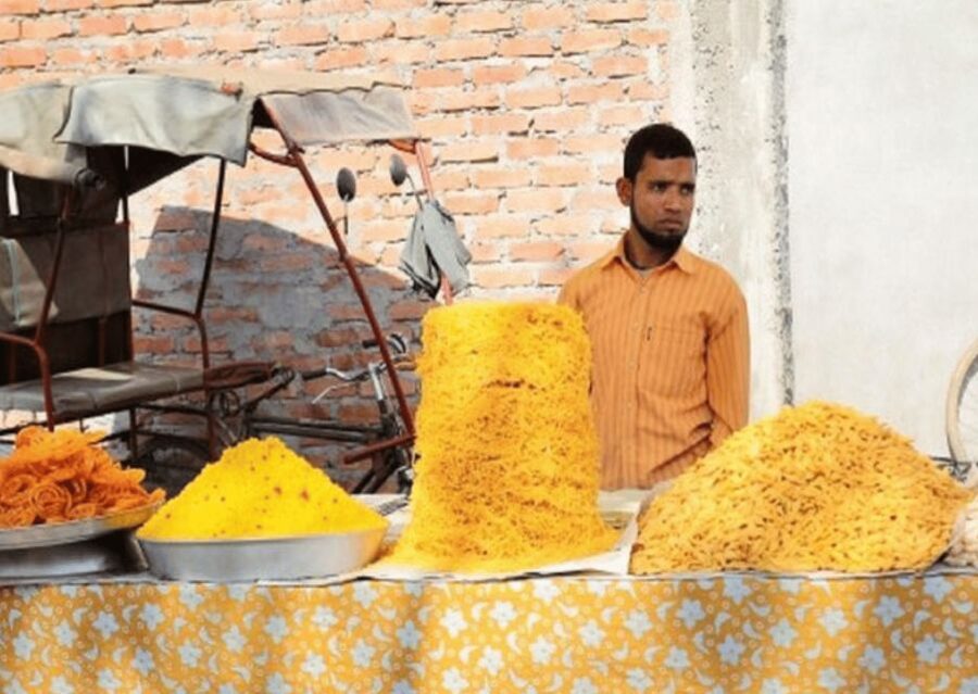 Udaipur: Street Food Crawl (2 Hours Local Food Tasting Tour) - Watching the old shops and sweet makers