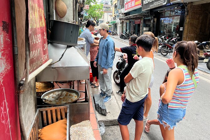 Vegan Street Food & Stories of Hanoi - Duờng Tau and the value of the walking route