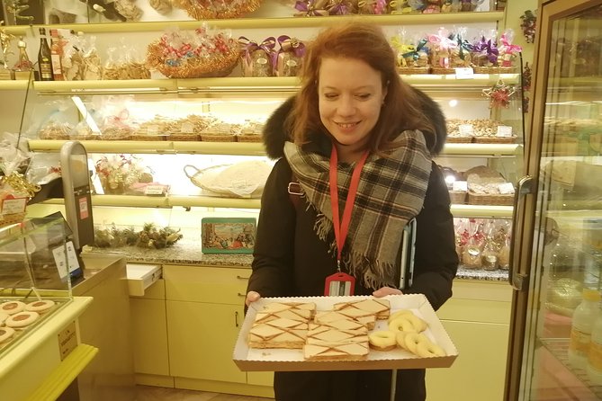 Venetian Cicchetti Street Food and Sightseeing Walking Tour - The Rialto fish market and its limits