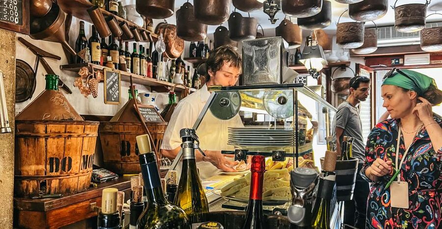 Venice: Street Food Tour with a Local Guide and Tastings - Drinks, portions, and the real cost
