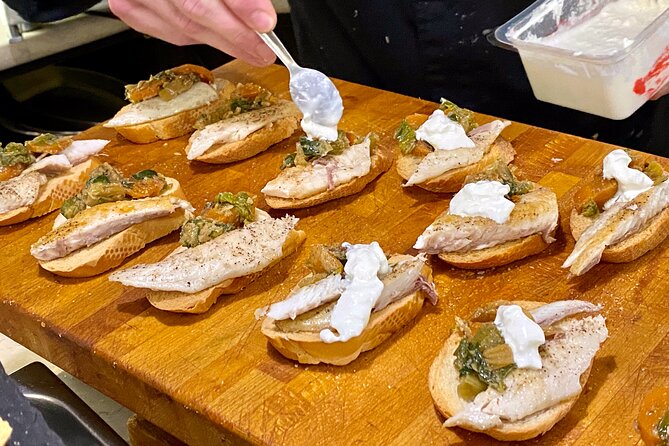 Venice Street Food Tour with Local Guide with Local Food Market Visit - Learning the Venetian language of small bites